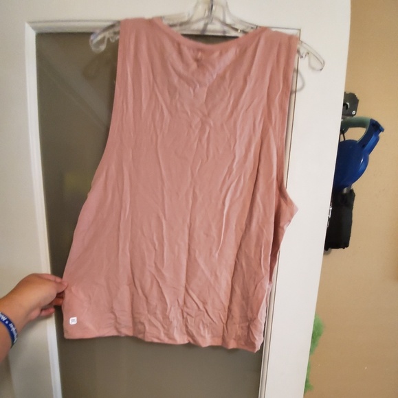 FABLETICS XL pink cropped hi lo athletic tank - Picture 4 of 4